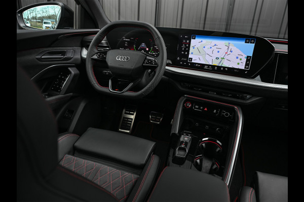Audi Q5 Sportback 2.0 TFSI e-hybrid quattro S edition Competition | Luchtvering | S-Seats | Panorama dak | Trekhaak | Digital Oled | Adaptive Cruise | Tech Plus | 360 Camera | Memory | Ambiance interieur