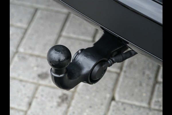 Audi Q5 Sportback 2.0 TFSI e-hybrid quattro S edition Competition | Luchtvering | S-Seats | Panorama dak | Trekhaak | Digital Oled | Adaptive Cruise | Tech Plus | 360 Camera | Memory | Ambiance interieur