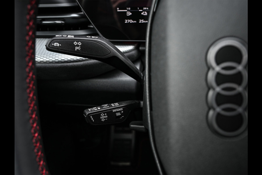 Audi Q5 Sportback 2.0 TFSI e-hybrid quattro S edition Competition | Luchtvering | S-Seats | Panorama dak | Trekhaak | Digital Oled | Adaptive Cruise | Tech Plus | 360 Camera | Memory | Ambiance interieur