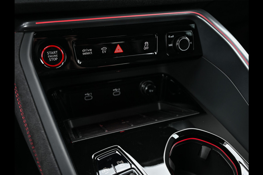Audi Q5 Sportback 2.0 TFSI e-hybrid quattro S edition Competition | Luchtvering | S-Seats | Panorama dak | Trekhaak | Digital Oled | Adaptive Cruise | Tech Plus | 360 Camera | Memory | Ambiance interieur