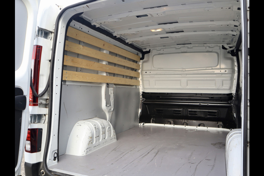 Renault Trafic 2.0 dCi ENKELE CABINE MARGE-BTW VRIJ