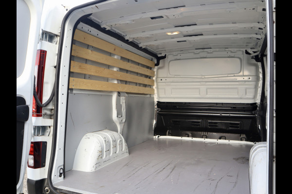 Renault Trafic 2.0 dCi ENKELE CABINE MARGE-BTW VRIJ