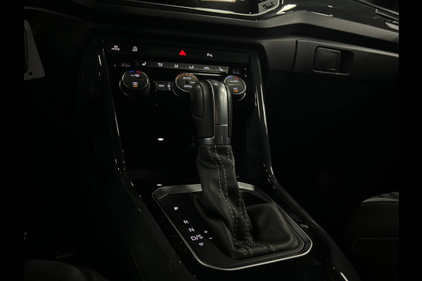 Volkswagen T-Roc 1.5 TSI R-LINE | Pano | Lane | Camera |