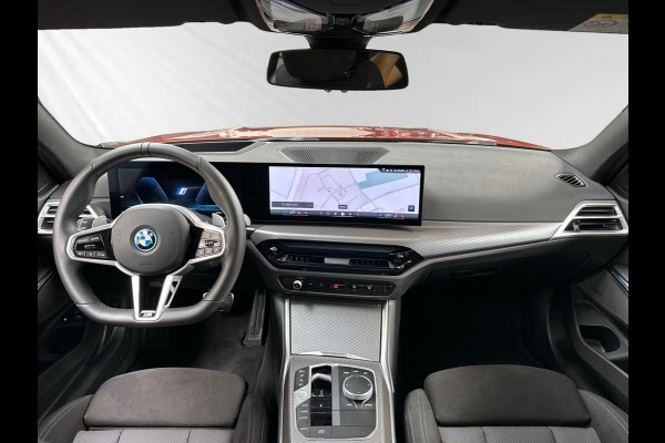 BMW 3 Serie Touring 330e xDrive M-SPORT ** LED, NAVI+, PANORAMA, TREKH, MEM, HuD, 19-inch LMV ** 1e EIG - UNFALLFREI - Ex BMW ** ** INFORMEER OOK NAAR ONZE AANTREKKELIJKE FINANCIAL-LEASE TARIEVEN **