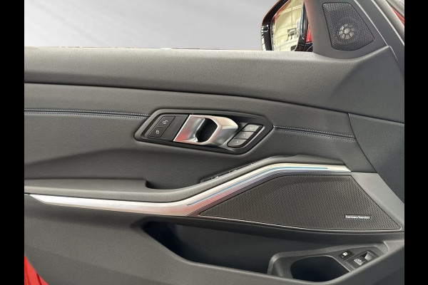 BMW 3 Serie Touring 330e xDrive M-SPORT ** LED, NAVI+, PANORAMA, TREKH, MEM, HuD, 19-inch LMV ** 1e EIG - UNFALLFREI - Ex BMW ** ** INFORMEER OOK NAAR ONZE AANTREKKELIJKE FINANCIAL-LEASE TARIEVEN **