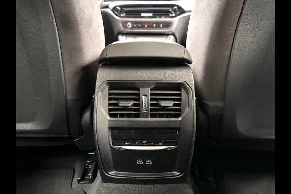 BMW 3 Serie Touring 330e xDrive M-SPORT ** LED, NAVI+, PANORAMA, TREKH, MEM, HuD, 19-inch LMV ** 1e EIG - UNFALLFREI - Ex BMW ** ** INFORMEER OOK NAAR ONZE AANTREKKELIJKE FINANCIAL-LEASE TARIEVEN **