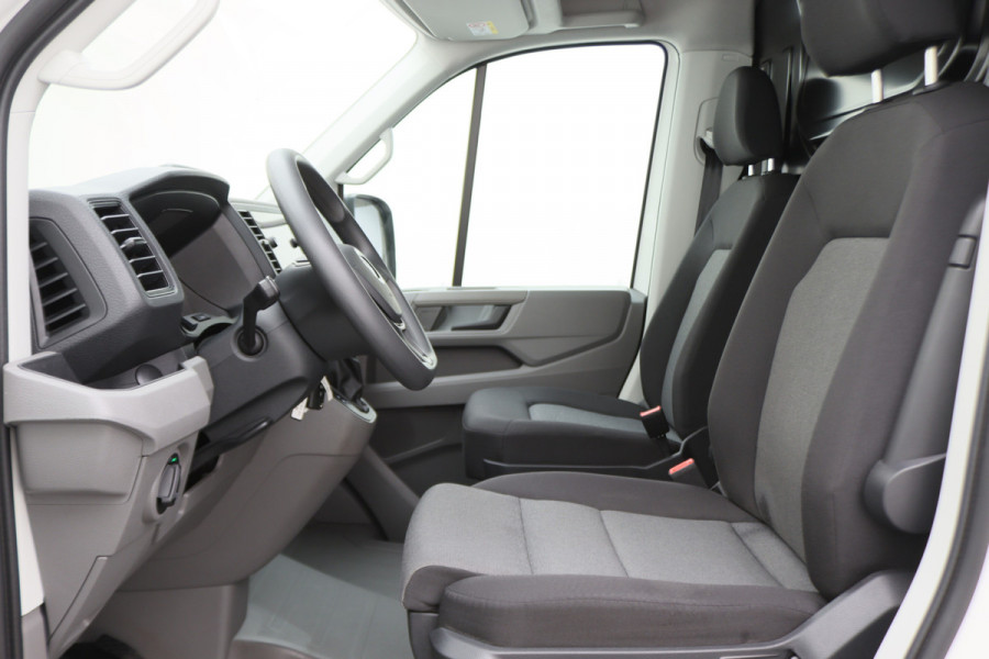 Volkswagen Crafter 35 2.0 TDI DSG 177 PK L3H2 Airco, Camera, ACC, Apple Carplay, Verwarmde Stoelen, LED, Trekhaak