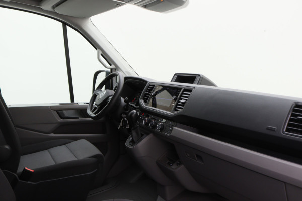 Volkswagen Crafter 35 2.0 TDI DSG 177 PK L3H2 Airco, Camera, ACC, Apple Carplay, Verwarmde Stoelen, LED, Trekhaak