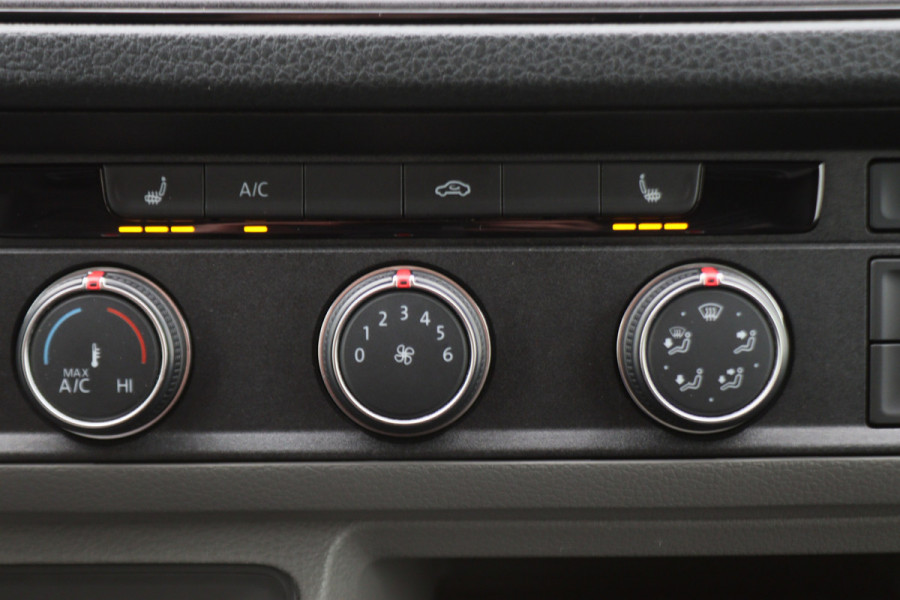 Volkswagen Crafter 35 2.0 TDI DSG 177 PK L3H2 Airco, Camera, ACC, Apple Carplay, Verwarmde Stoelen, LED, Trekhaak