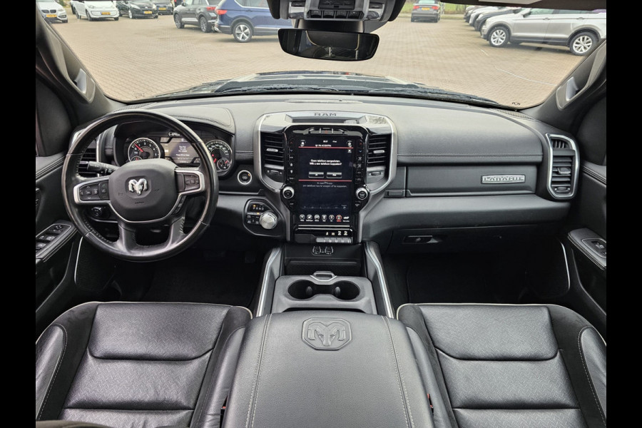 Dodge Ram 1500 5.7 V8 4x4 Crew Cab Laramie | Pano | Trekhaak | Leder | Alpine | Keyless | Camera | Sidesteps | Navi | 12" scherm | Klep uitlaat |
