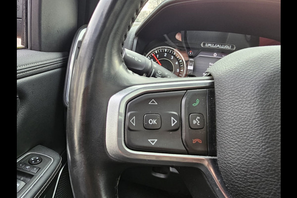 Dodge Ram 1500 5.7 V8 4x4 Crew Cab Laramie | Pano | Trekhaak | Leder | Alpine | Keyless | Camera | Sidesteps | Navi | 12" scherm | Klep uitlaat |