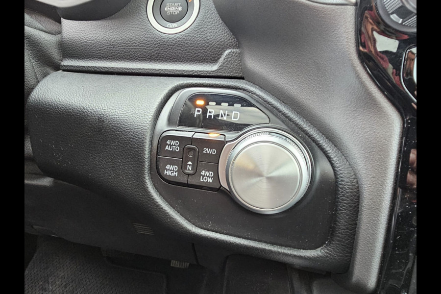 Dodge Ram 1500 5.7 V8 4x4 Crew Cab Laramie | Pano | Trekhaak | Leder | Alpine | Keyless | Camera | Sidesteps | Navi | 12" scherm | Klep uitlaat |