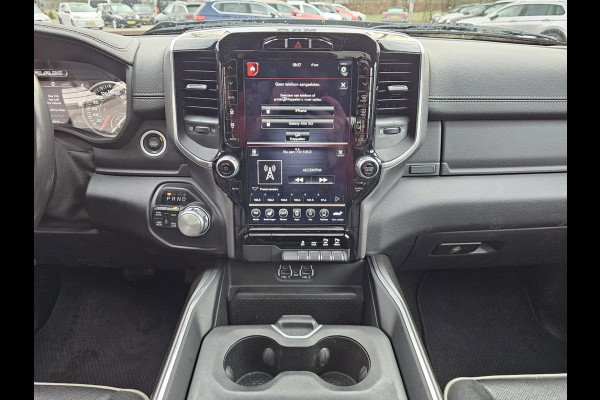 Dodge Ram 1500 5.7 V8 4x4 Crew Cab Laramie | Pano | Trekhaak | Leder | Alpine | Keyless | Camera | Sidesteps | Navi | 12" scherm | Klep uitlaat |