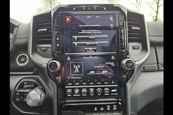 Dodge Ram 1500 5.7 V8 4x4 Crew Cab Laramie | Pano | Trekhaak | Leder | Alpine | Keyless | Camera | Sidesteps | Navi | 12" scherm | Klep uitlaat |