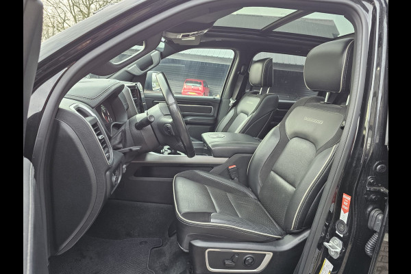 Dodge Ram 1500 5.7 V8 4x4 Crew Cab Laramie | Pano | Trekhaak | Leder | Alpine | Keyless | Camera | Sidesteps | Navi | 12" scherm | Klep uitlaat |