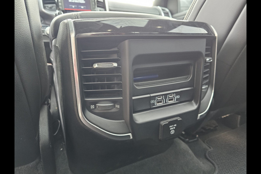 Dodge Ram 1500 5.7 V8 4x4 Crew Cab Laramie | Pano | Trekhaak | Leder | Alpine | Keyless | Camera | Sidesteps | Navi | 12" scherm | Klep uitlaat |
