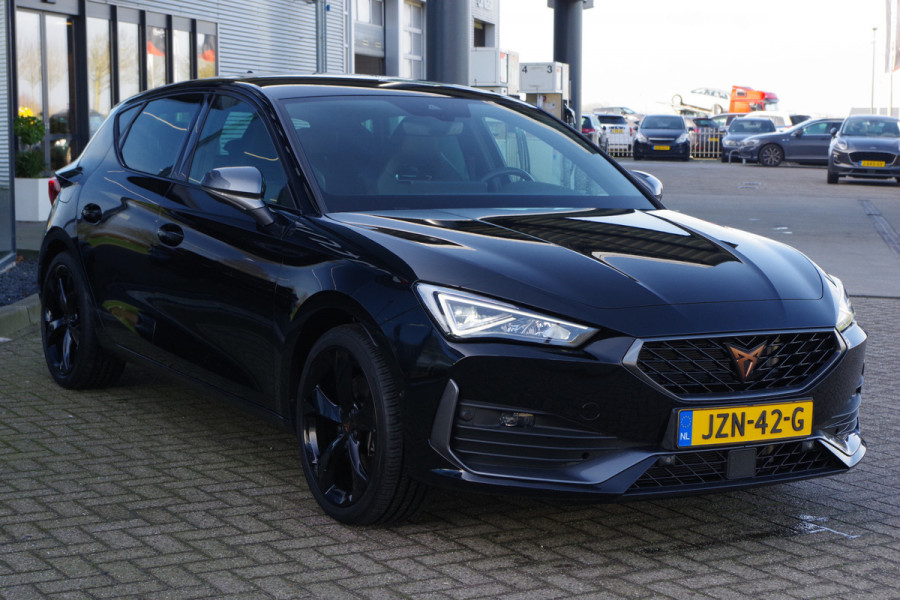 CUPRA Leon Sportstourer 1.4 e-Hybrid 204 PK BNS, Kuipstoelen, Winterpakket, Memory, Camera, Carplay