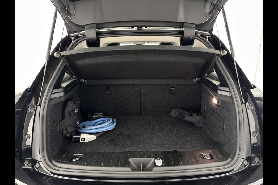BMW i3 S 120Ah 42 kWh [ 3-Fase ] *ACCUCEL DEFECT / RANGE 151KM* *HEAT-PUMP | PANO | ADAPTIVE-CRUISE | LEATHER-FABRIC | FULL-LED | HARMAN/KARDON | HEATED-COMFORTSEATS | NAVI-FULLMAP | DAB+ | ECC | PDC | 18''ALU*