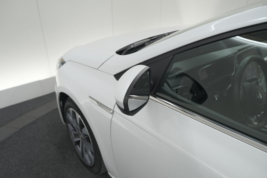 Renault Mégane Estate TCe 140 EDC Techno | Trekhaak | Camera | Navigatie | 9.3 Inch Groot Scherm