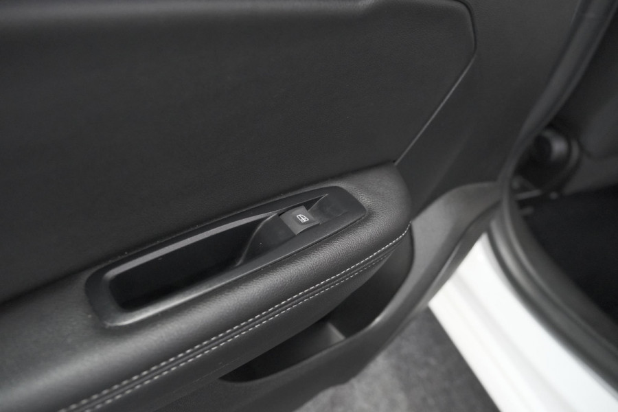 Renault Mégane Estate TCe 140 EDC Techno | Trekhaak | Camera | Navigatie | 9.3 Inch Groot Scherm