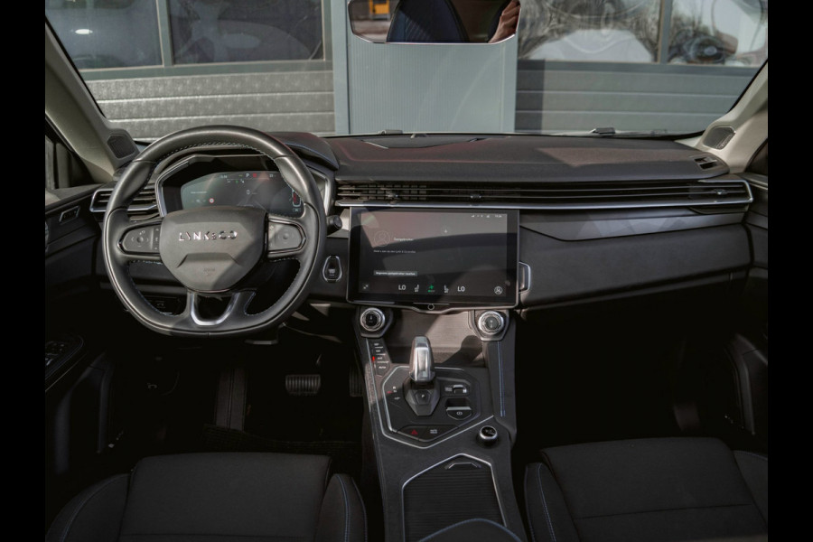 Lynk & Co 01 1.5 Black Edition Panoramadak|Camera|ACC|Stoelverwarming|Navi|Carplay