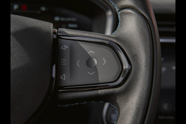 Lynk & Co 01 1.5 Black Edition Panoramadak|Camera|ACC|Stoelverwarming|Navi|Carplay