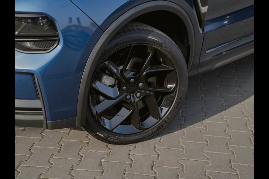 Lynk & Co 01 1.5 Black Edition Panoramadak|Camera|ACC|Stoelverwarming|Navi|Carplay