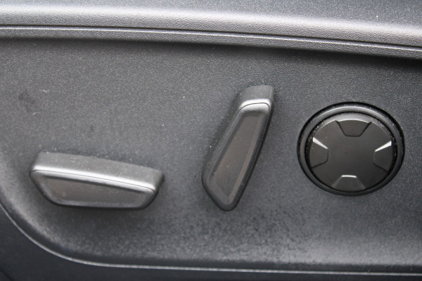 Ford Kuga 2.5 PHEV ST-Line X | Trekhaak | Panoramadak | B&O | BLIS | Head-Up