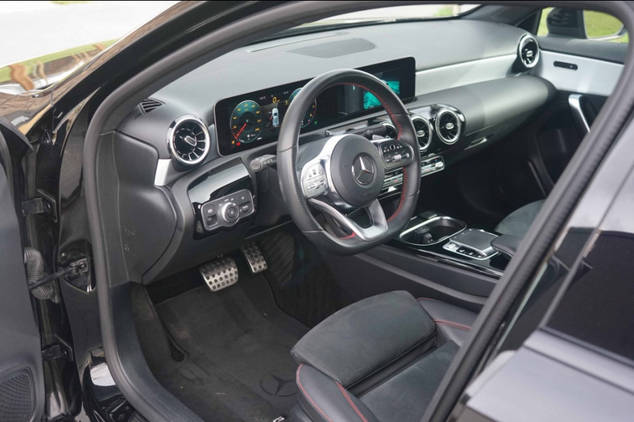Mercedes-Benz A-Klasse 220 AMG 2.0 190PK Night-pakket