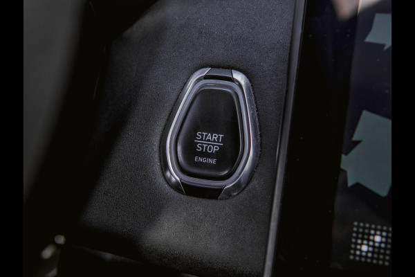 Lynk & Co 01 1.5 Black Edition Panoramadak|Camera|ACC|Stoelverwarming|Navi|Carplay