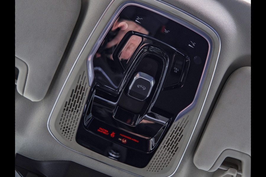 Lynk & Co 01 1.5 Black Edition Panoramadak|Camera|ACC|Stoelverwarming|Navi|Carplay