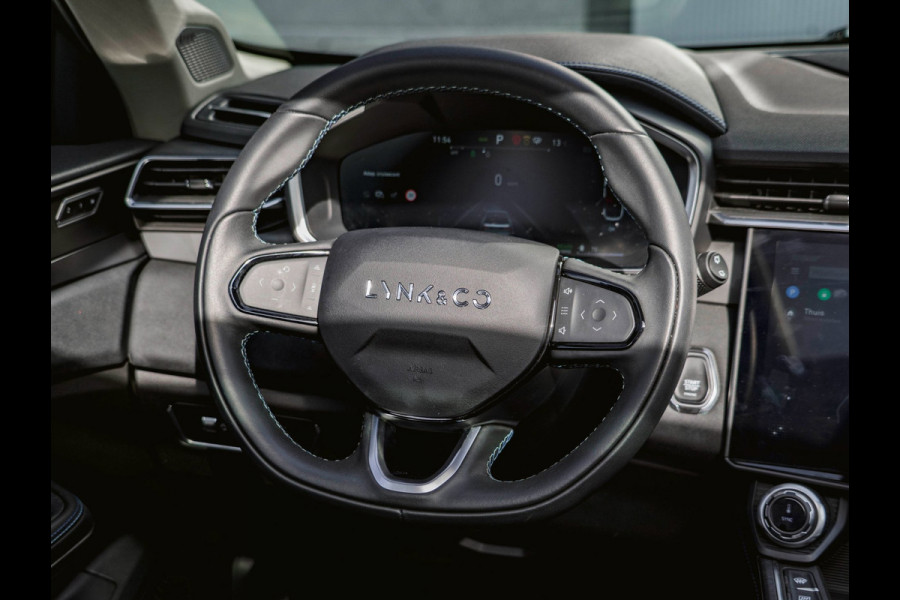 Lynk & Co 01 1.5 Black Edition Panoramadak|Camera|ACC|Stoelverwarming|Navi|Carplay