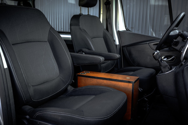 Renault Trafic 2.0 Blue dCi 110 L2H1 | Incl.BPM | Marge | 8-Zits | LED | Navi | Cruise | Airco