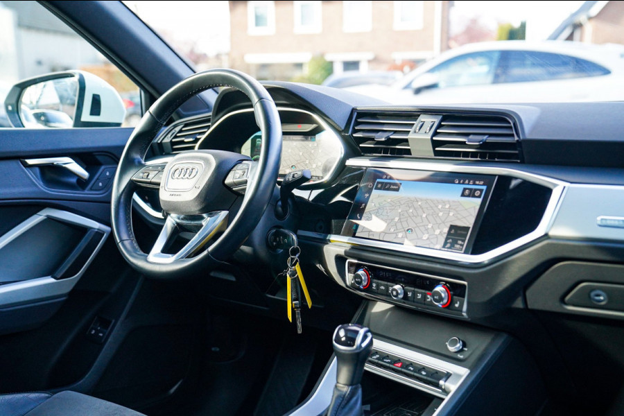 Audi Q3 Sportback 45 TFSI e S Edition | Panorama | Virtual | Matrix LED | Elektrisch trekhaak | Adaptieve Cruise control | 20 inch