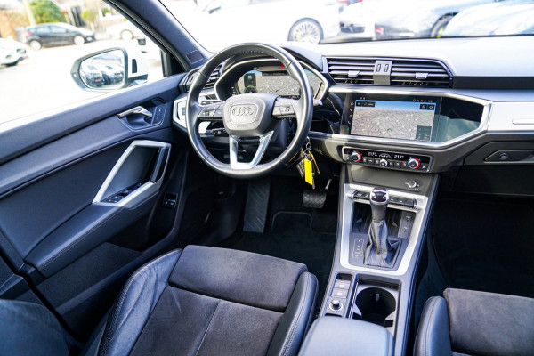 Audi Q3 Sportback 45 TFSI e S Edition | Panorama | Virtual | Matrix LED | Elektrisch trekhaak | Adaptieve Cruise control | 20 inch