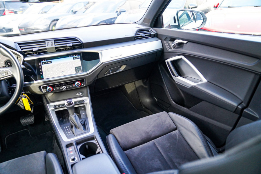 Audi Q3 Sportback 45 TFSI e S Edition | Panorama | Virtual | Matrix LED | Elektrisch trekhaak | Adaptieve Cruise control | 20 inch