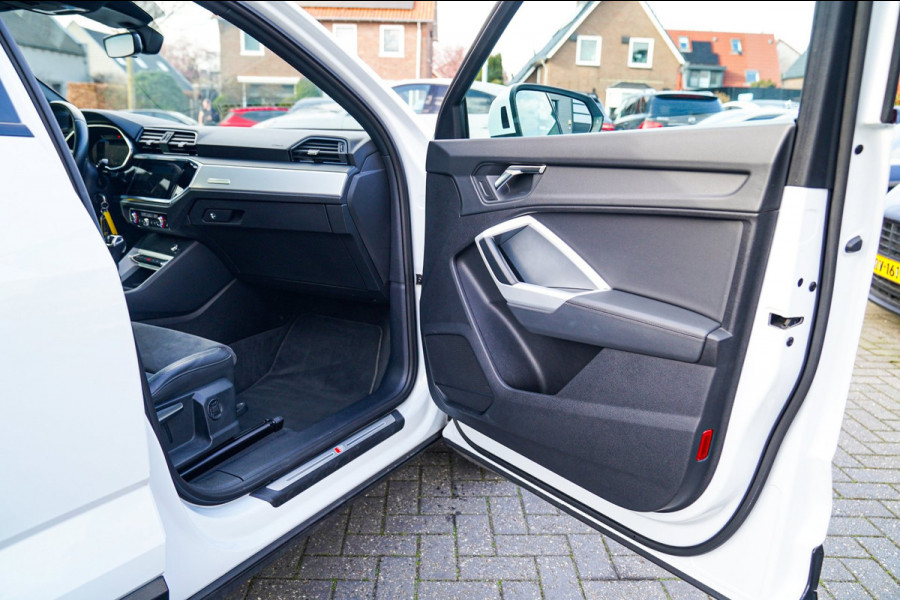 Audi Q3 Sportback 45 TFSI e S Edition | Panorama | Virtual | Matrix LED | Elektrisch trekhaak | Adaptieve Cruise control | 20 inch