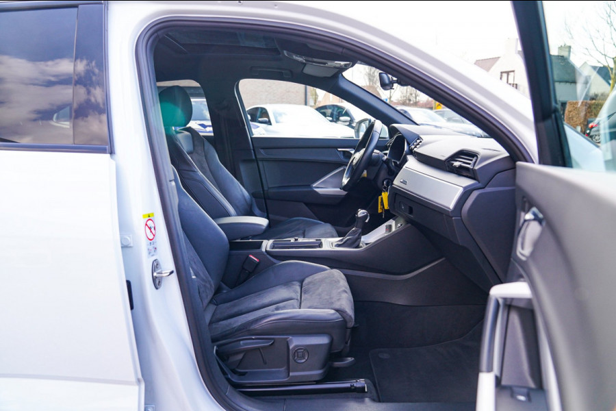 Audi Q3 Sportback 45 TFSI e S Edition | Panorama | Virtual | Matrix LED | Elektrisch trekhaak | Adaptieve Cruise control | 20 inch