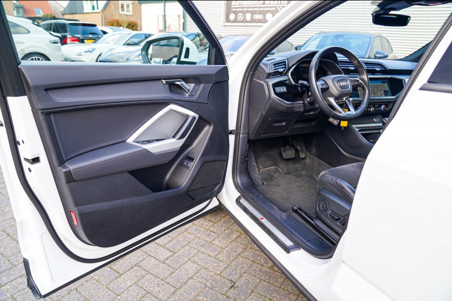 Audi Q3 Sportback 45 TFSI e S Edition | Panorama | Virtual | Matrix LED | Elektrisch trekhaak | Adaptieve Cruise control | 20 inch