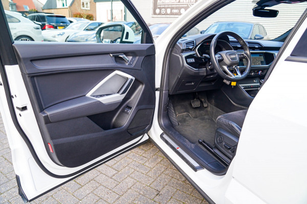 Audi Q3 Sportback 45 TFSI e S Edition | Panorama | Virtual | Matrix LED | Elektrisch trekhaak | Adaptieve Cruise control | 20 inch