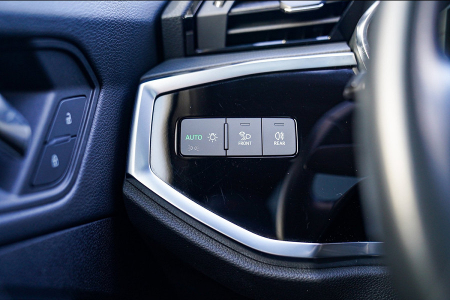 Audi Q3 Sportback 45 TFSI e S Edition | Panorama | Virtual | Matrix LED | Elektrisch trekhaak | Adaptieve Cruise control | 20 inch