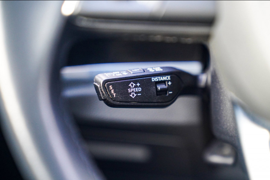 Audi Q3 Sportback 45 TFSI e S Edition | Panorama | Virtual | Matrix LED | Elektrisch trekhaak | Adaptieve Cruise control | 20 inch