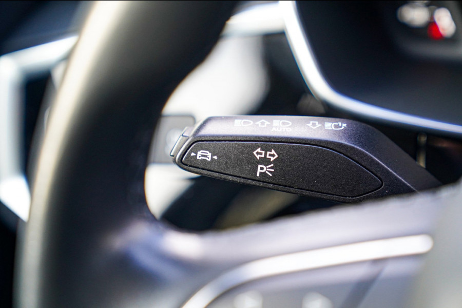 Audi Q3 Sportback 45 TFSI e S Edition | Panorama | Virtual | Matrix LED | Elektrisch trekhaak | Adaptieve Cruise control | 20 inch