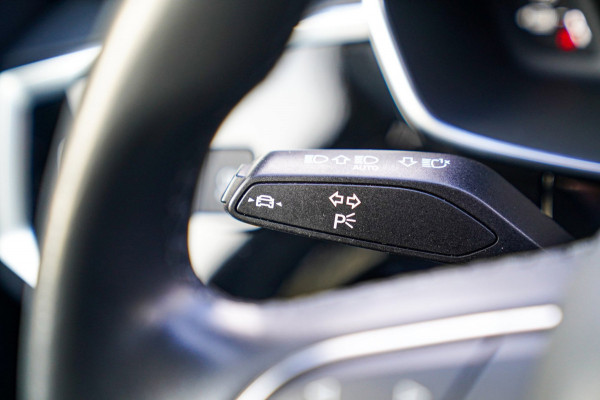 Audi Q3 Sportback 45 TFSI e S Edition | Panorama | Virtual | Matrix LED | Elektrisch trekhaak | Adaptieve Cruise control | 20 inch