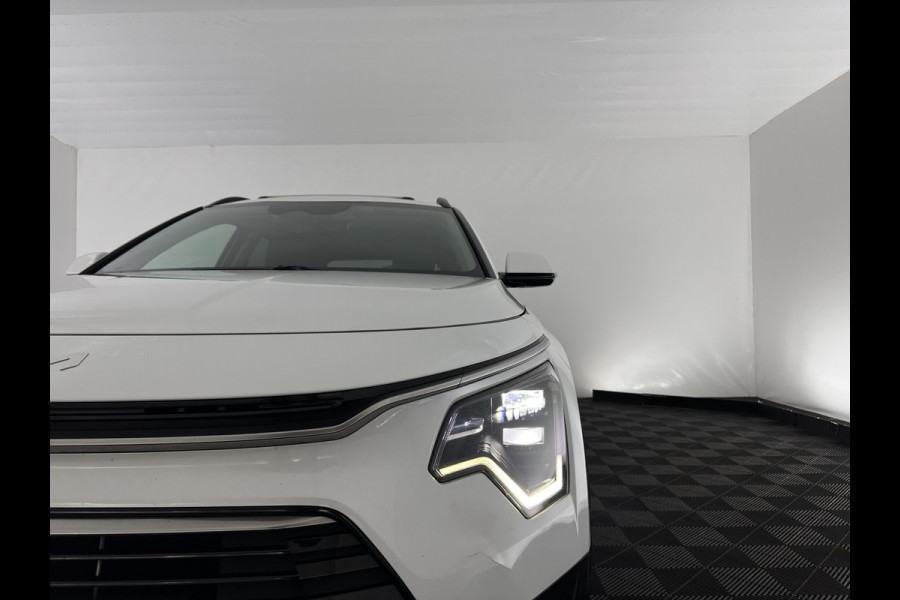 Kia Niro 1.6 GDi Hybrid Dynamic Plus Line (INCL-BTW) Aut. *PANO | HEAD-UP | LEATHER | DIGI-COCKPIT | NAVI-FULLMAP | DAB | ADAPTIVE-CRUISE | CAMERA | HEATED-COMFORTSEATS | KEYLESS | PRIVACYGLASS | SHIFTPADDLES | CARPLAY | TOWBAR | 16"