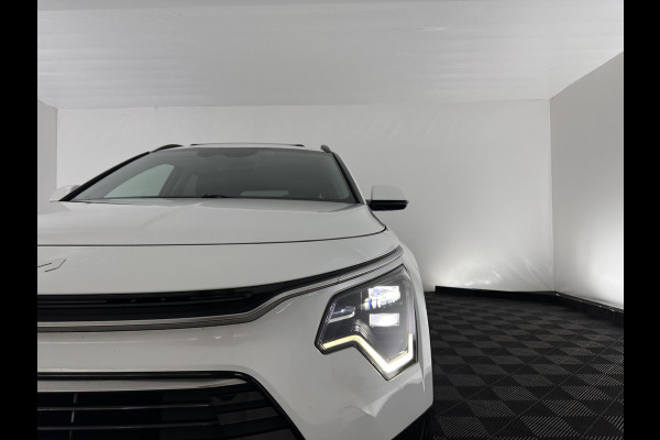 Kia Niro 1.6 GDi Hybrid Dynamic Plus Line (INCL-BTW) Aut. *PANO | HEAD-UP | LEATHER | DIGI-COCKPIT | NAVI-FULLMAP | DAB | ADAPTIVE-CRUISE | CAMERA | HEATED-COMFORTSEATS | KEYLESS | PRIVACYGLASS | SHIFTPADDLES | CARPLAY | TOWBAR | 16"