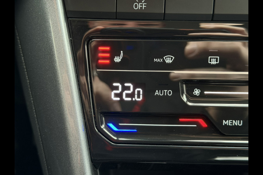 Volkswagen T-Roc 1.5 TSI Automaat Pdc V+A Carplay Clima Stoelverwarming Full Led Cruise