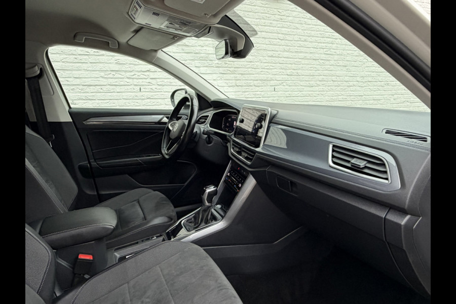 Volkswagen T-Roc 1.5 TSI Automaat Pdc V+A Carplay Clima Stoelverwarming Full Led Cruise