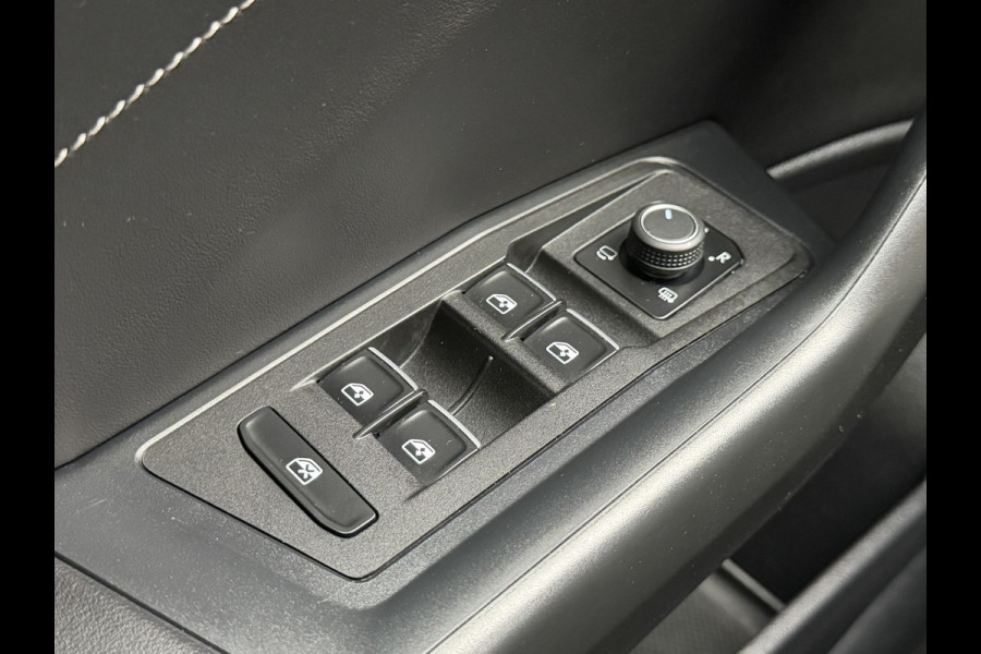 Volkswagen T-Roc 1.5 TSI Automaat Pdc V+A Carplay Clima Stoelverwarming Full Led Cruise