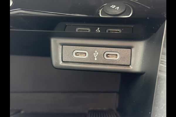 Volkswagen T-Roc 1.5 TSI Automaat Pdc V+A Carplay Clima Stoelverwarming Full Led Cruise